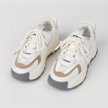 센카이 스니커즈