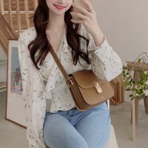 [랜덤플레이] 꽃무늬 패턴 프릴 블라우스