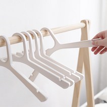 스파브랜드 편집숍 매장용 깔끔한 옷걸이 여자옷 니트 나시 빌트인옷장 의류보관