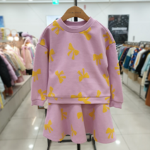 컬리수 리본패턴맨투맨C231TSG15P-L