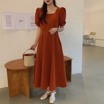 스퀘어넥 퍼프 소매 미디 원피스