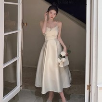 바캉스 비치 휴양지 룩 원피스 비치웨어 동남아 해외여행 프렌치 화이트 새틴 슬링 드레스 연례 회의 공식 드레스 여성 하이 센스 생일 파티 리틀 드레스 불멸