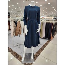 더아이잗 옆주름 디테일 니트 원피스 ILCN1OP93990