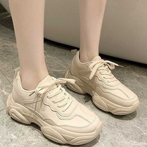 여성 어글리 신발 슈즈 연예인 스니커즈 운동화 코디 직장인워크샵패션 20대30대패션 여행나들이패션 스타일코디운동화 여자친구선물운동화 데일리데이트룩코디 봄꽃구경패션
