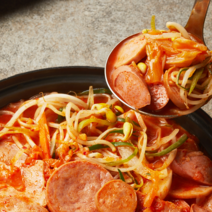 쿡솜씨 햄가득 부대찌개 밀키트 국내산 돈육 3종햄 540g 캠핑 데이트 홈파티, 1개