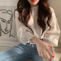 이지핏 봄셔츠 페미닌 자수블라우스 라운드넥 스모크밴딩소매 면접용블라우스 가을블라우스 여성가을블라우스 여자정장블라우스 하객블라우스 둥근카라블라우스 어깨퍼프블라우스 쉬폰블라우스 실크블라우스 콩단추블라우스 트위드블라우스