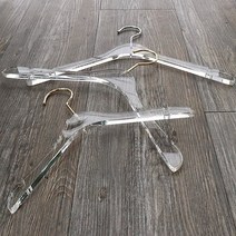지엔디스플레이 옷가게 논슬립 아이디어 골드 라운드 투명 아크릴옷걸이 고급 앤틱 정장 양복 실리콘코팅 치마 바지집게 옷걸이, 1개, 01. 상의 곡선형 옷걸이 - 아동용 골드고리 (3묶음)