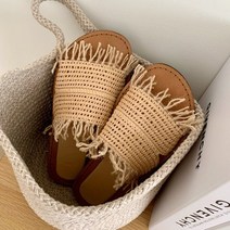 트렌디하게 썸머 태슬 수술 라탄 슬리퍼.드레스날다