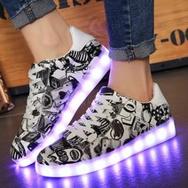 버닝 카드 패턴 LED 스니커즈