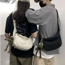 현재상사 1+1 캠퍼스 호보 심플 크로스백 대학생 새내기 가방