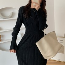 고급스러운 입술 보트넥 허리잘록 색다른 긴팔 플리츠 롱원피스 플릴 긴팔 나팔소매 검정