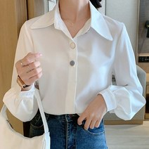 클래식한 디자인 단추 포인트 기본 블라우스 흰색