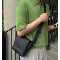 더액션 미니멀 레더 크로스백 B_YW173