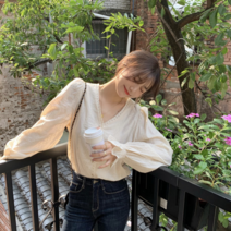 도도큐티 플라워 자수 쉬폰블라우스