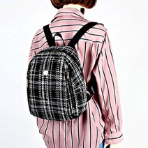 클래식판 무드 체크 트위드 소재의 데일리 백팩