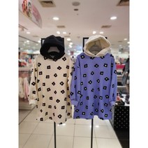 셀덴 [동아백화점 수성점] 22시즌 겨울 데이지꽃 프린트 루즈핏이라 편한 따뜻한 융기모 후드 원피스 EDOM22T51-01