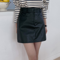 러브블러썸 23봄신상 3SOBB1 미팅 레더 가죽 포켓 미니 스커트-2color