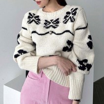 [랜덤플레이] 눈꽃 자수 데일리룩 심플 니트