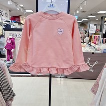 쁘띠앙팡 산본점 #봄 가을 초특가세일# 프릴로 사랑스럽고 예쁘고 편하게입는 튤립프릴티에요^^ 입으면 더예쁜 데일리티셔츠