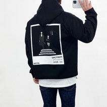 엠클로 남자 오버핏 네오프렌 팬톤레옹 레터링 프린팅 후드 맨투맨티셔츠 3컬러