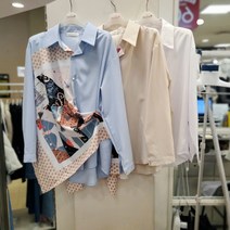 [끄레아또레] (산본점)사선 단추 프린팅 셔츠 블라우스 DO234BB104