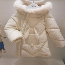 아가방 22겨울 베이비페어! 오리털 점퍼만큼 아주 후끈해 웰론 패딩 점퍼! 두둑한 극세사안감 봐쥬삼 따뜻할수밖에 없어 패딩 코트! 살짝A라인 지퍼라인도 특별해 겨울 외출복