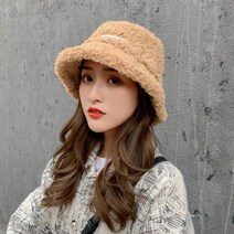 귀도리 퍼 버킷햇 뽀글이 양털 밍크 중년 여성 겨울 모자 여자 니트 할머니 엄마 벙거지 따뜻한 따듯한 짧은 챙 숏