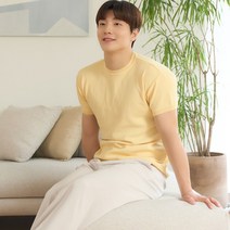 어깨넓어보이는 남자 아이스 머슬핏 반팔 니트