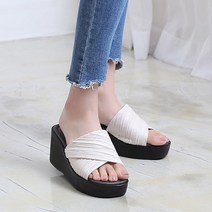 (국내제작) 프리티슈 주름 셔링 통굽 키높이 여성 사무실 슬리퍼 뮬 샌들 (8cm)