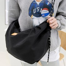라시다 메신저 남자 여자 친구 커플 스트링 플리츠 가방 20대 대학생 가벼운 학원 천가방 캐주얼 빈티지 아메카지 유니크 간편 사계절 데일리 호보 숄더 크로스백