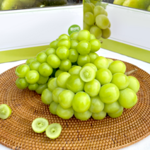 [백화점 납품] 청산도실 샤인머스켓 포도, 1개, 2kg내외(3-4수)