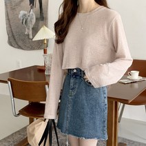 치코엘라 ㅡ 융으가 뒷트임 크롭 긴팔 니트