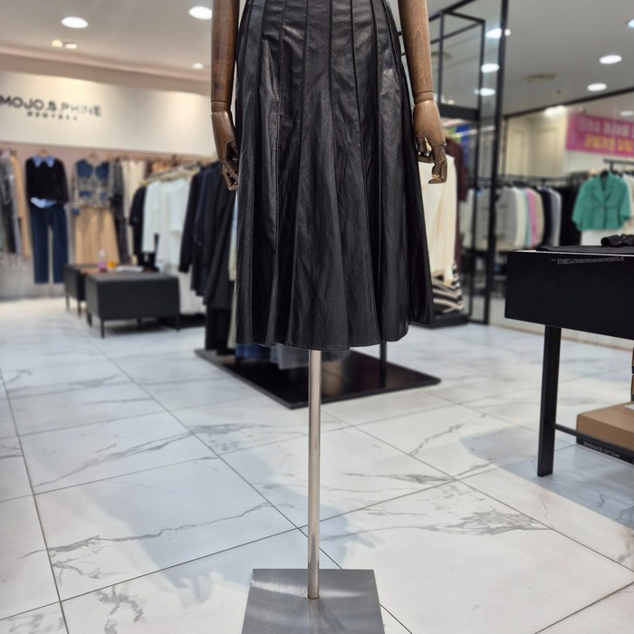 매장정품 모조에스핀 에코 레더 플리츠 스커트 시즌 인기 핫 아이템
