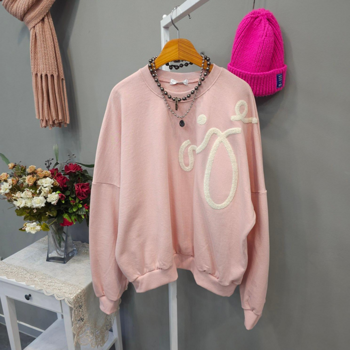 여성 드랍숄더 뽀글이패치 오버핏 라운드넥 면 긴팔 맨투맨