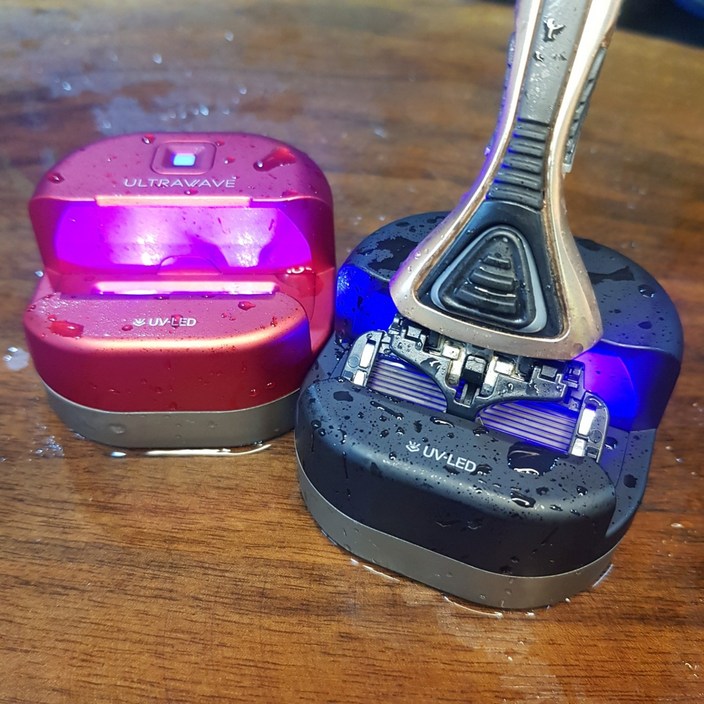 울트라웨이브 UVC LED 무선 방수 휴대용 면도기 살균기 겸용 거치대 RS01 와인레드