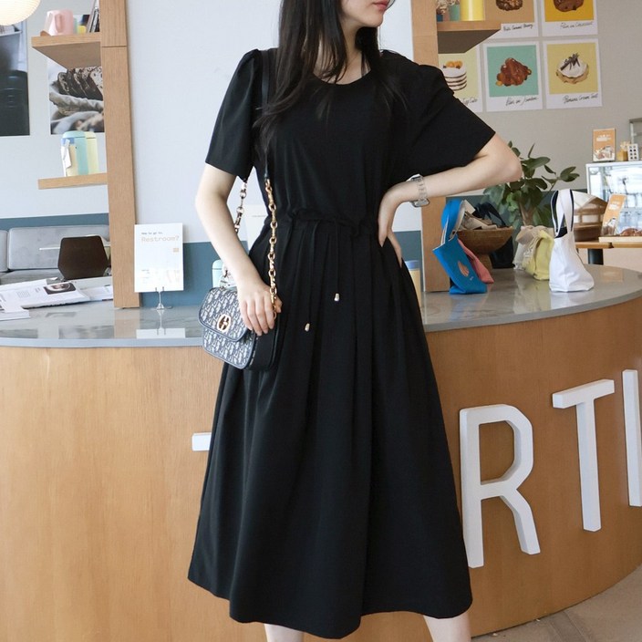 메리앤유 리본끈디테일 스판소재 셔링주름 플레어 반팔원피스