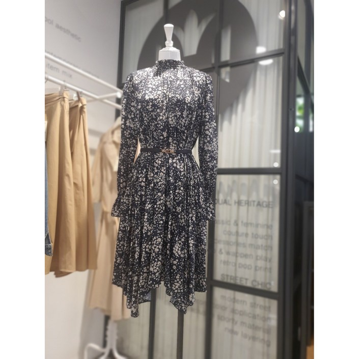 듀엘 DEWE 단아한 나염 벨티드 원피스 D224MSE053 NC일산