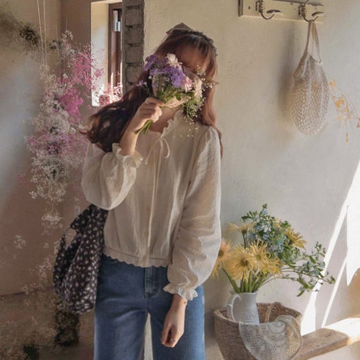 리린 [LABEL] 프란시아 퓨어줄지 넥샤링 물결레이스 블라우스 196714