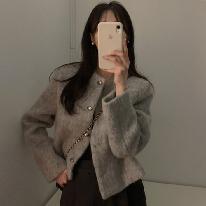 당일울10겨울하객룩 세련된 볼드단추 노카라 울자켓실버 가을털겉옷 크롭숏 트위드퍼아우터 키작녀오피스연말룩 라운드넥 결혼식 금장 빅사이즈통통 회색앙고라모 캐주얼 고퀄리티잠바