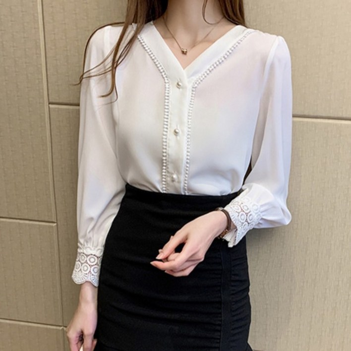 페이퍼먼츠 고엔 브이넥 진주 레이스 소매 블라우스 10108
