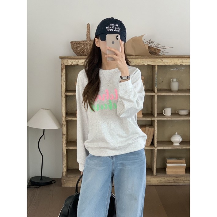 By JIN 알로하 위켄드 레터링 스웻셔츠 맨투맨 데일리룩