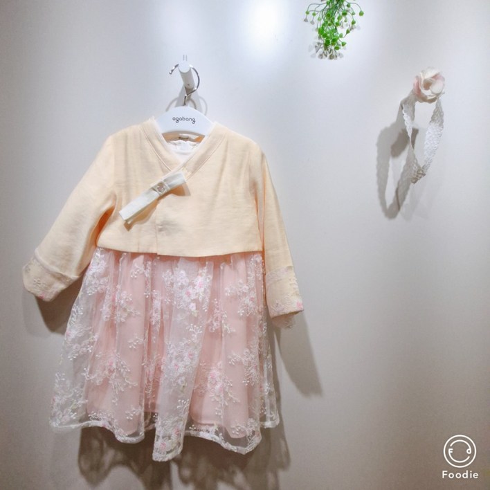 아가방 안양점 25년 신상품 단정하고 우아한 한복3세트~일상복으로도 입어도 너무 좋은~ 어여쁜 분위기를 연출~ 한복으로 평상복으로 외출복으로 연말룩으로 너무나 좋아요~