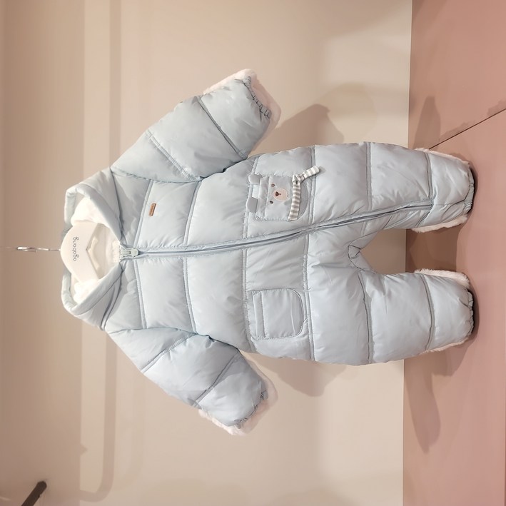 [아가방]강남점 베이직한 컬러에 후드디자인의 웰론 우주복 / 포근한 터치감의 안감으로 보온성이 우수한 우주복