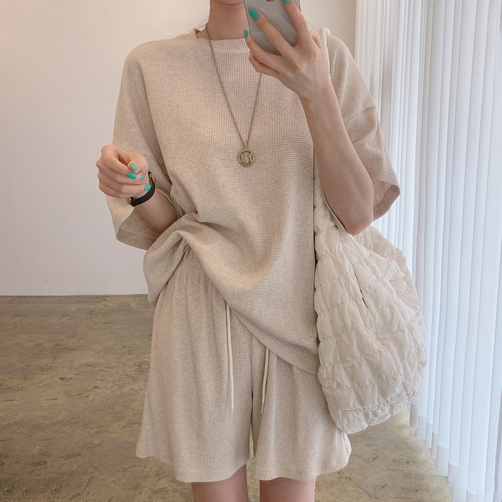 심플리 내추럴 오버핏 트레이닝 반팔 니트 + 와이드 반바지 세트