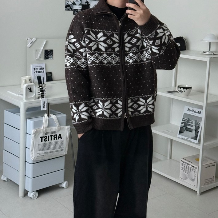 르위 오버핏 하이넥 니트집업 가디건 투웨이 스웨터 눈꽃 크리스마스 연말룩