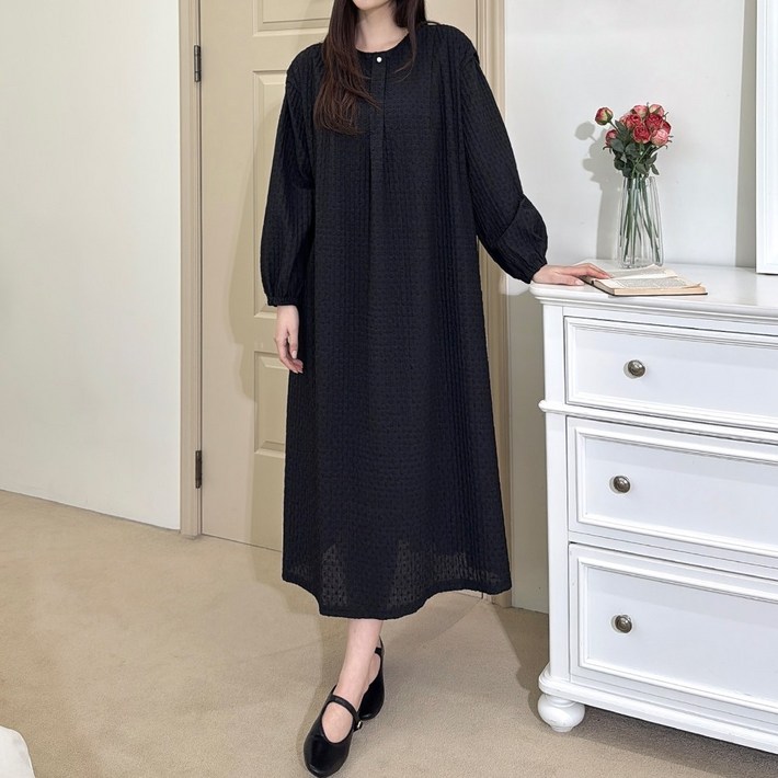 메이징 여성용 루즈핏 빅사이즈 넥라인 큐빅 버튼 긴팔 롱 원피스 메이징 여성용 루즈핏 빅사이즈 넥라인 큐빅 버튼 긴팔 롱 원피스