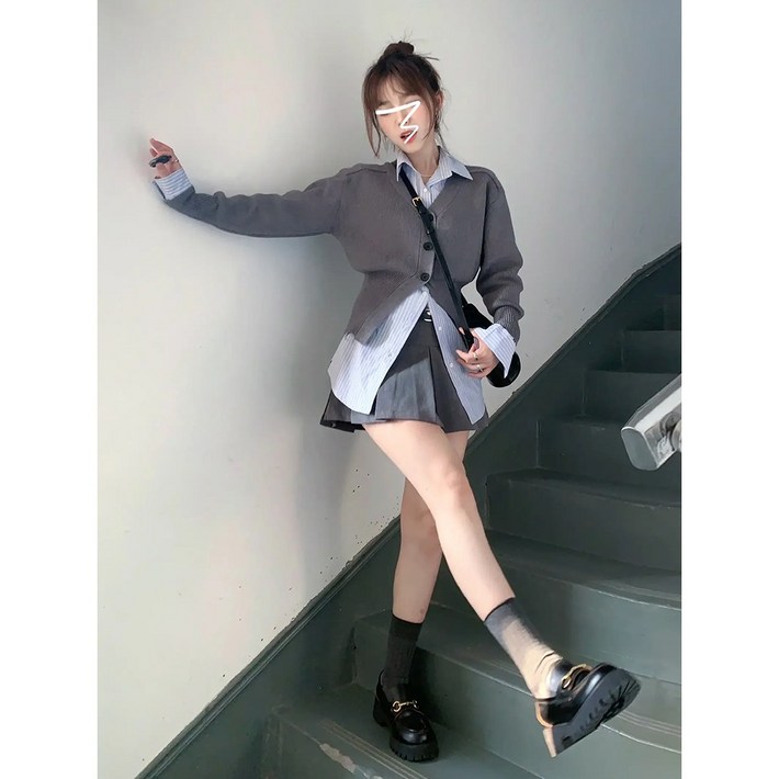 아롬블룸 테일러드 가디건 셔츠 스커트 캐주얼 셋업 아롬블룸 테일러드 가디건 셔츠 스커트 캐주얼 셋업