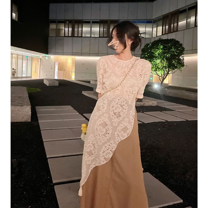 캐주얼 펀칭 니트 원피스 패션 라운드 언밸런스 레이스 티셔츠 여성 슬림핏 레이어드 블라우스 WMY