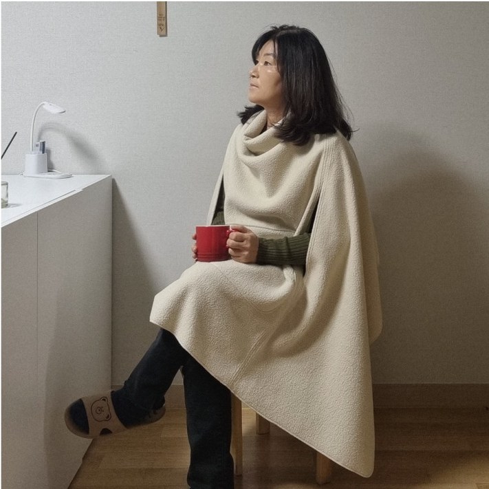 공감공감 양털 핸즈프리 입는담요 여행 차량 비박 독서실 집돌이 사무실 병원 비행기에서 사용 가능한 손빼담요 손빼요