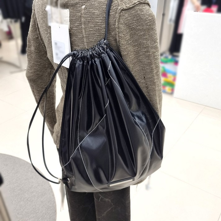 백화점 정품 마뗑킴 MATIN KIM 스트링 코팅 백팩  블랙 MK2400BG007MBB